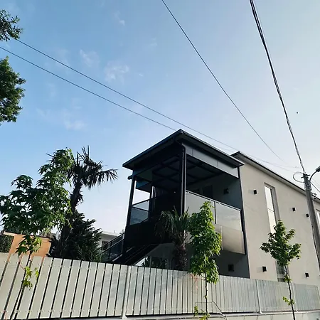Eron Villas Velipoje * Polisi i Vogel